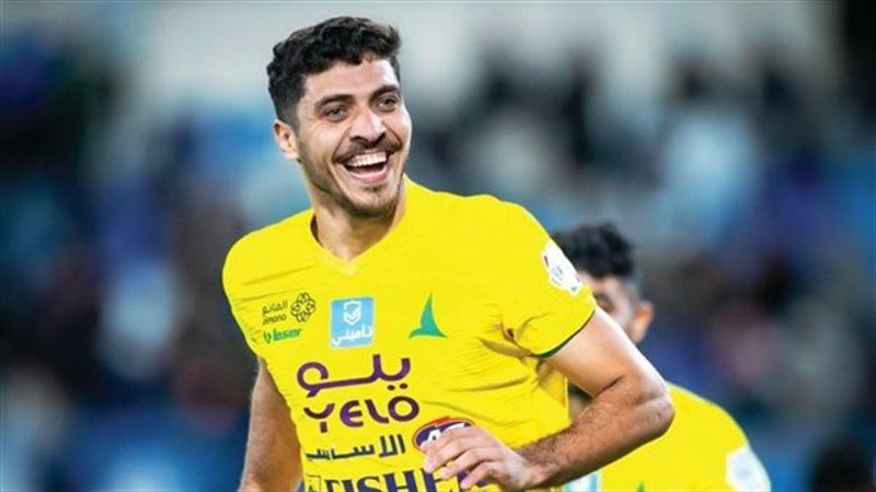 ظلمت الموسم الماضي.. محمد شريف يكشف كواليس خروجه من الأهلي إلى الزوراء العراقي
